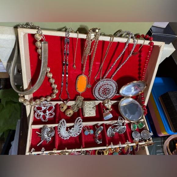 VINTAGE JEWELRY “WONDERS FOUND”
FOR A POSHMARK SHOW ONLY at 1900ET - Picture 3 of 6